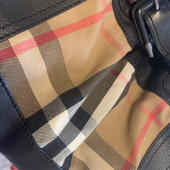 Burberry Leather Large  Black and Tan Bag with Textured Leather Trim - Picture 7 of 16